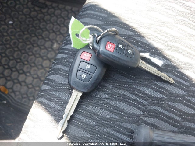 2014 Toyota Yaris Le მანქანა იყიდება აუქციონზე, vin: VNKKTUD33EA001664, აუქციონის ნომერი: 12626288