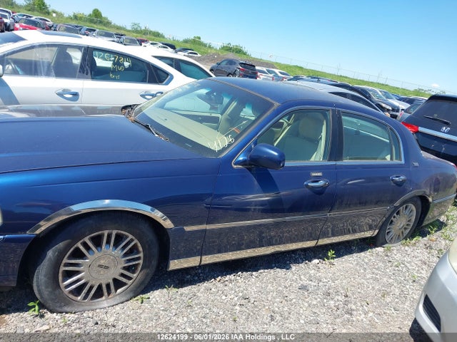 Продажа на аукционе авто 2009 Lincoln Town Car Signature Limited, vin: 2LNHM82VX9X601389, номер лота: 12624199
