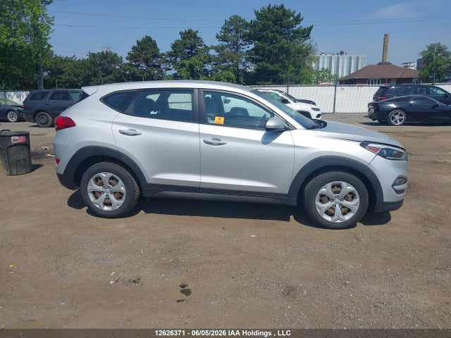 Продаж на аукціоні авто 2016 Hyundai Tucson Se, vin: KM8J23A40GU042748, номер лоту: 12626371
