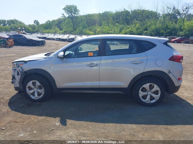 Продаж на аукціоні авто 2016 Hyundai Tucson Se, vin: KM8J23A40GU042748, номер лоту: 12626371