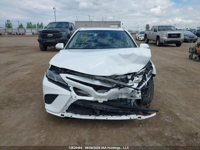 2019 Toyota Camry Hybrid მანქანა იყიდება აუქციონზე, vin: 4T1B21HK9KU520798, აუქციონის ნომერი: 12626464