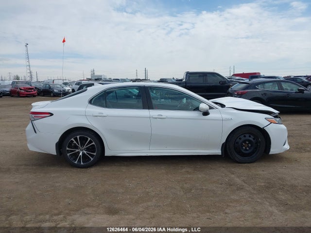 2019 Toyota Camry Hybrid მანქანა იყიდება აუქციონზე, vin: 4T1B21HK9KU520798, აუქციონის ნომერი: 12626464