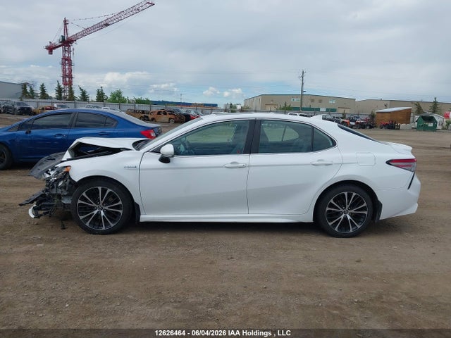 2019 Toyota Camry Hybrid მანქანა იყიდება აუქციონზე, vin: 4T1B21HK9KU520798, აუქციონის ნომერი: 12626464