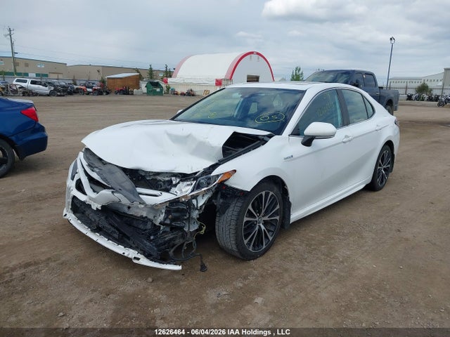 2019 Toyota Camry Hybrid მანქანა იყიდება აუქციონზე, vin: 4T1B21HK9KU520798, აუქციონის ნომერი: 12626464