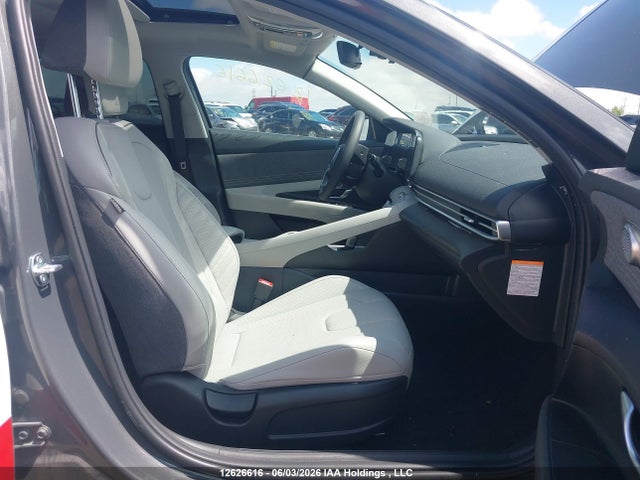 KMHLN4DJ6SU144006 Hyundai Elantra Luxury With Two-tone Interior Hybrid