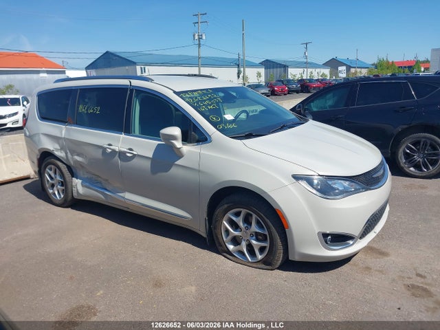 Chrysler Pacifica 2017 2C4RC1EGXHR645038 Image 13