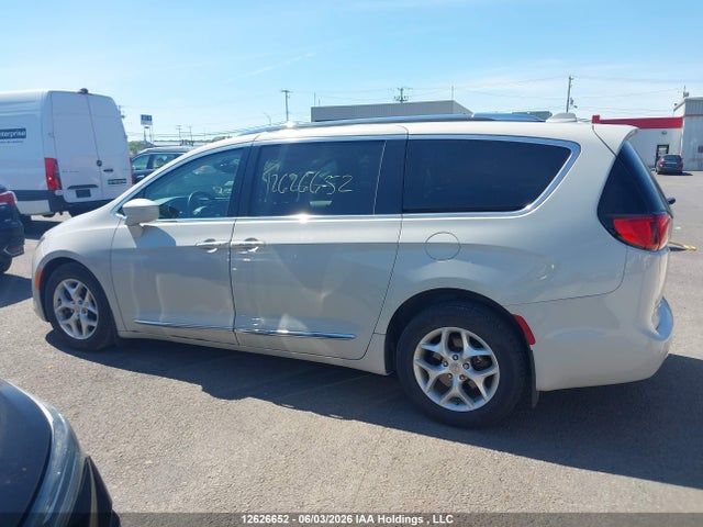 Chrysler Pacifica 2017 2C4RC1EGXHR645038 Image 14