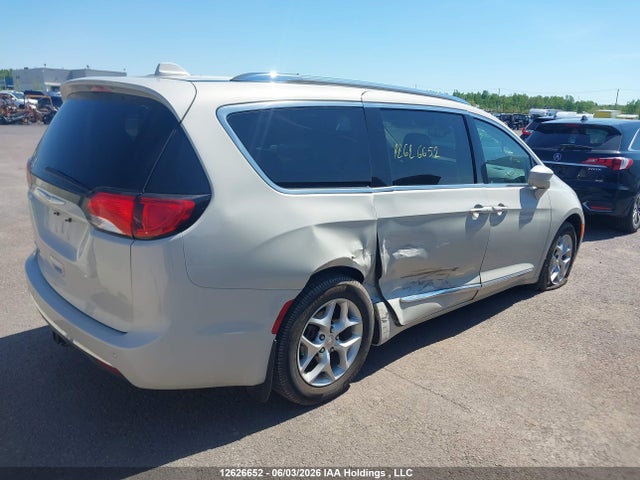 Chrysler Pacifica 2017 2C4RC1EGXHR645038 Image 4