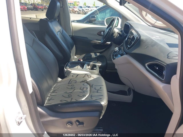 Chrysler Pacifica 2017 2C4RC1EGXHR645038 Image 5