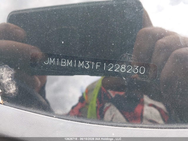 JM1BM1M31F1228230 Mazda MAZDA3
