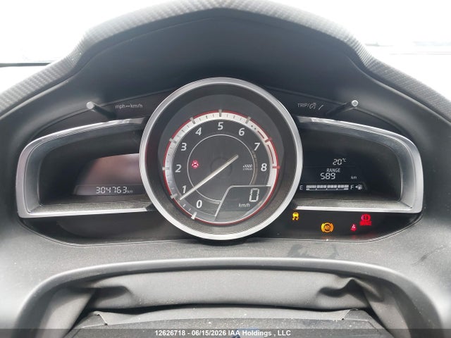 JM1BM1M31F1228230 Mazda MAZDA3
