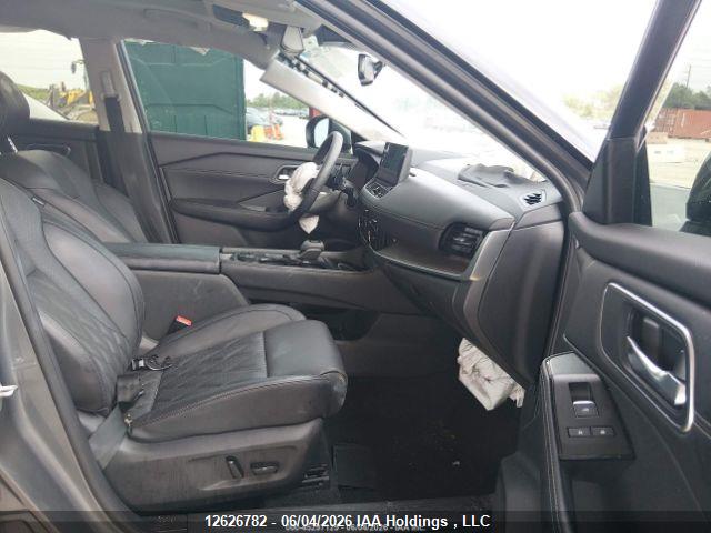 JN8BT3DD7RW255807 Nissan Rogue Platinum