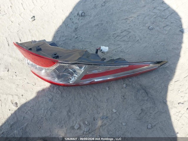 12626827 :رقم المزاد ، 4T1B21HK8LU522950 vin ، 2020 Toyota Camry Xle/se مزاد بيع
