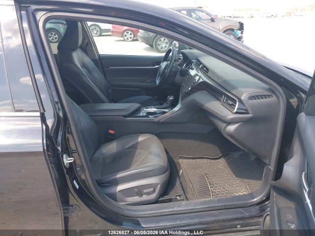 12626827 :رقم المزاد ، 4T1B21HK8LU522950 vin ، 2020 Toyota Camry Xle/se مزاد بيع