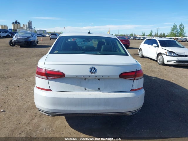 1VWBA7A37NC008929 Volkswagen Passat 2.0t Limited Edition