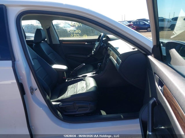 1VWBA7A37NC008929 Volkswagen Passat 2.0t Limited Edition