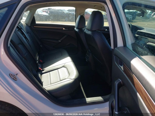 1VWBA7A37NC008929 Volkswagen Passat 2.0t Limited Edition