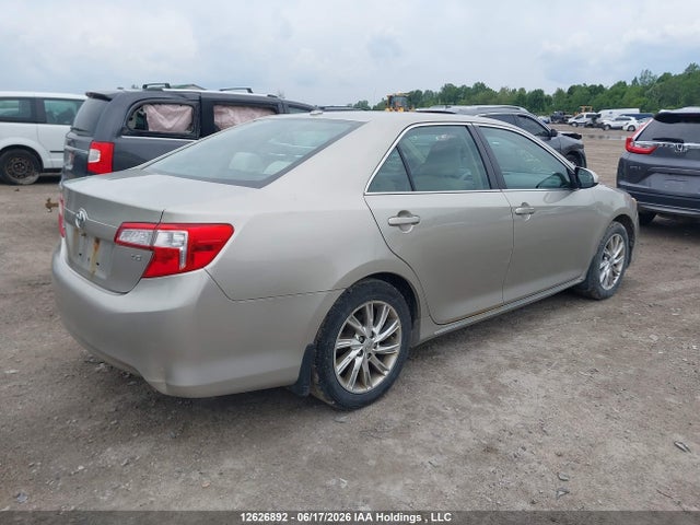 4T1BF1FK1EU367202 Toyota CAMRY SE