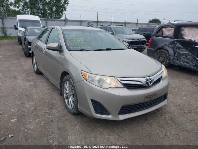 4T1BF1FK1EU367202 Toyota CAMRY SE