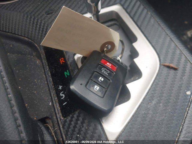 2015 Toyota Rav4 Limited მანქანა იყიდება აუქციონზე, vin: 2T3DFREV3FW320605, აუქციონის ნომერი: 12626951