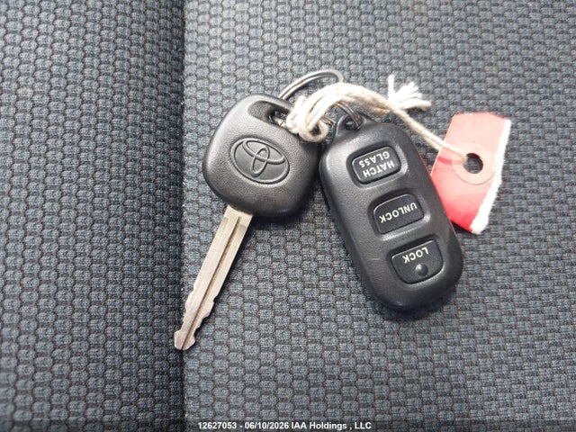 2006 Toyota Matrix Xr/xrs მანქანა იყიდება აუქციონზე, vin: 2T1KR32E06C602002, აუქციონის ნომერი: 12627053