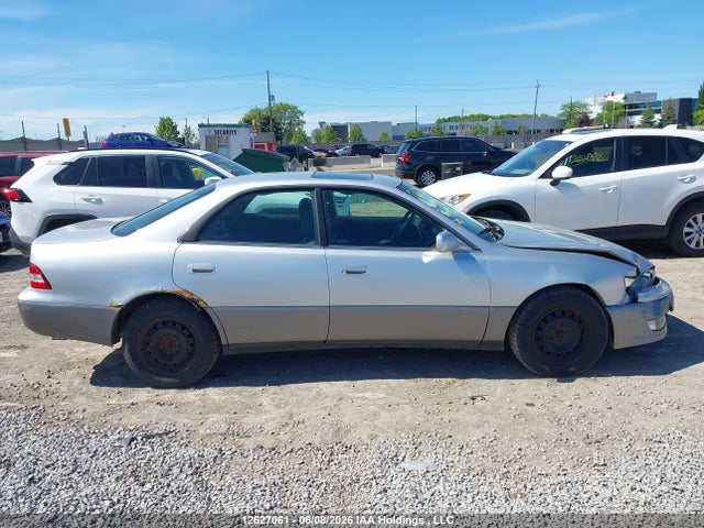12627061 :رقم المزاد ، JT8BF28G010320309 vin ، 2001 Lexus Es 300 مزاد بيع