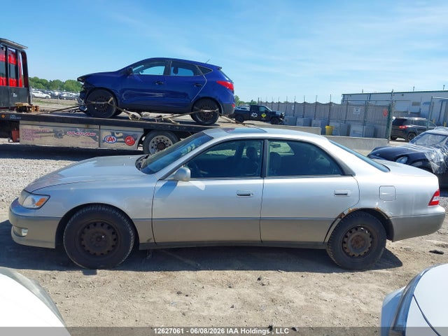 12627061 :رقم المزاد ، JT8BF28G010320309 vin ، 2001 Lexus Es 300 مزاد بيع