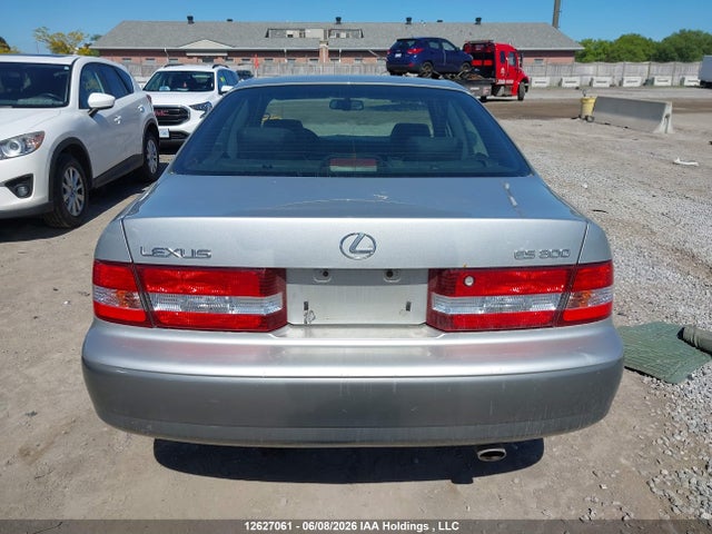 12627061 :رقم المزاد ، JT8BF28G010320309 vin ، 2001 Lexus Es 300 مزاد بيع