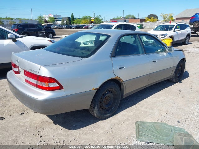 12627061 :رقم المزاد ، JT8BF28G010320309 vin ، 2001 Lexus Es 300 مزاد بيع