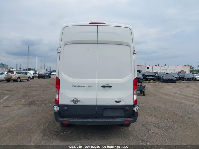2015 Ford Transit T-250 მანქანა იყიდება აუქციონზე, vin: 1FTNR2XV2FKA70668, აუქციონის ნომერი: 12627089