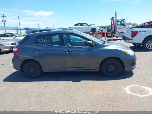 12627138 :رقم المزاد ، 2T1KU4EE0CC818749 vin ، 2012 Toyota Matrix مزاد بيع