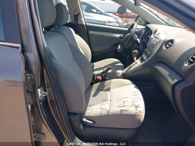 12627138 :رقم المزاد ، 2T1KU4EE0CC818749 vin ، 2012 Toyota Matrix مزاد بيع