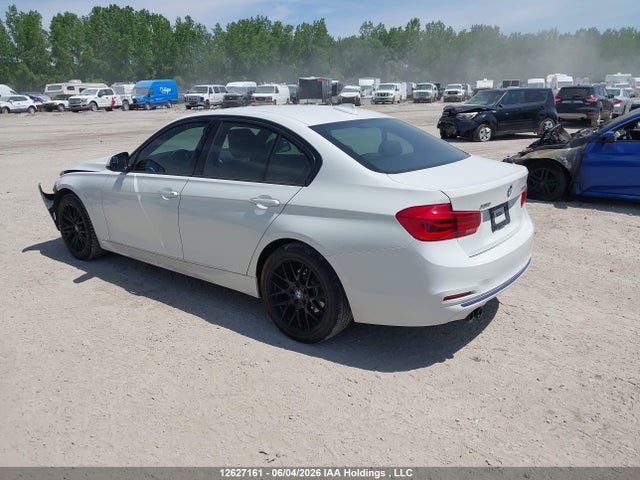 BMW 330i Xdrive 2018 WBA8D9C59JA608465 Image 3