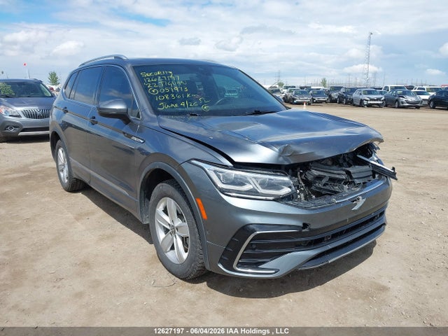 Продаж на аукціоні авто 2022 Volkswagen Tiguan Highline R-line, vin: 3VV4B7AXXNM057473, номер лоту: 12627197