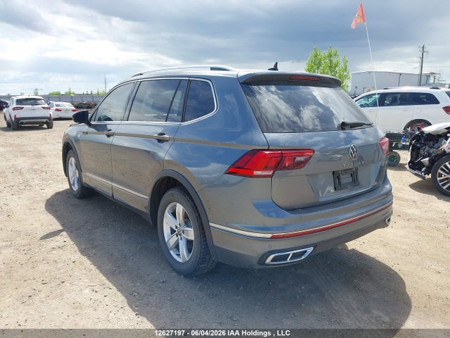 Продаж на аукціоні авто 2022 Volkswagen Tiguan Highline R-line, vin: 3VV4B7AXXNM057473, номер лоту: 12627197