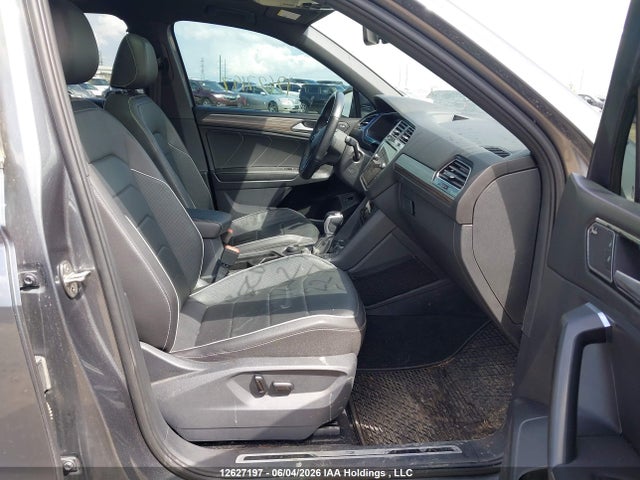 Продаж на аукціоні авто 2022 Volkswagen Tiguan Highline R-line, vin: 3VV4B7AXXNM057473, номер лоту: 12627197