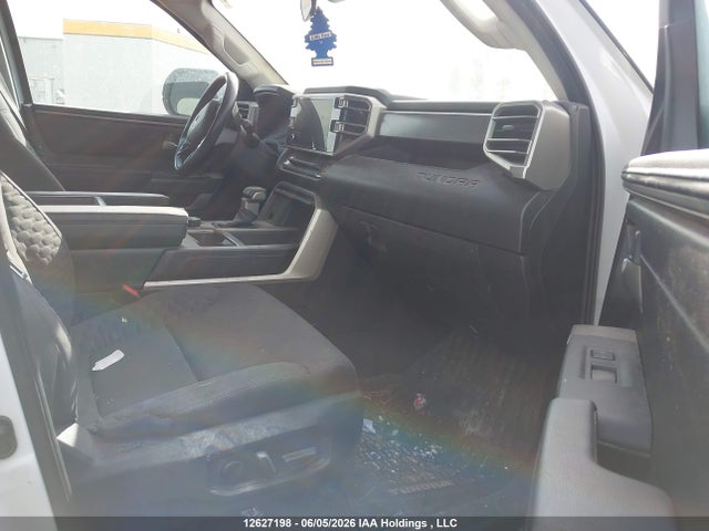 5TFLA5EC0NX001433 Toyota Tundra Sr5