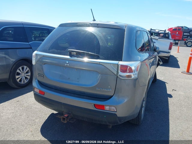 Mitsubishi Outlander 2014 JA4AD2A39EZ600414 Image 16