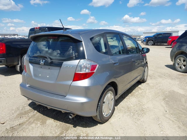 12627218 :رقم المزاد ، JHMGE8H52AC800036 vin ، 2010 Honda Fit Lx مزاد بيع