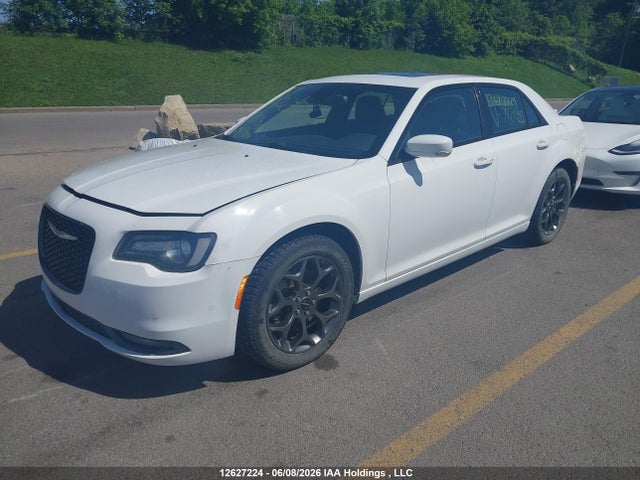 Chrysler 300 2015 2C3CCAGG8FH782067 Image 2
