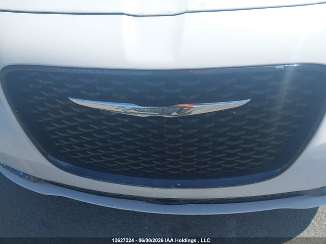 Chrysler 300 2015 2C3CCAGG8FH782067 Image 22