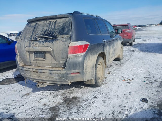 2013 Toyota Highlander V6 Limited მანქანა იყიდება აუქციონზე, vin: 5TDDK3EH6DS217910, აუქციონის ნომერი: 12566332