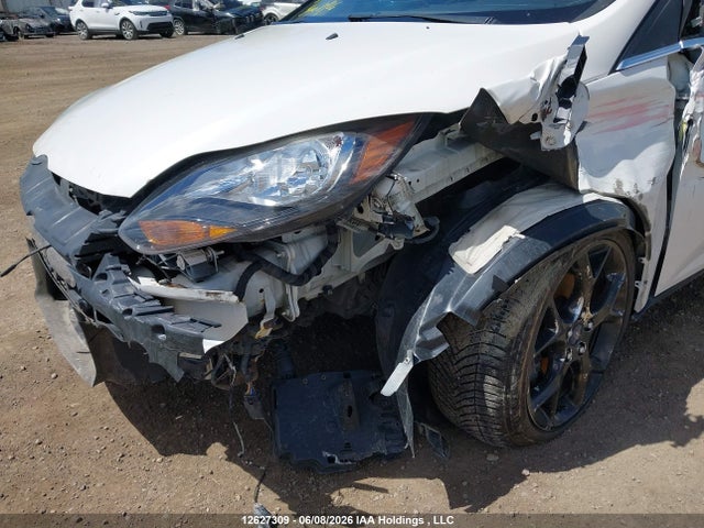 12627309 :رقم المزاد ، 1FADP3N22DL215141 vin ، 2013 Ford Focus Titanium مزاد بيع