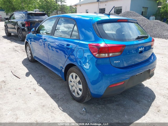 2022 Kia Rio S მანქანა იყიდება აუქციონზე, vin: 3KPA25AD8NE495625, აუქციონის ნომერი: 12627322