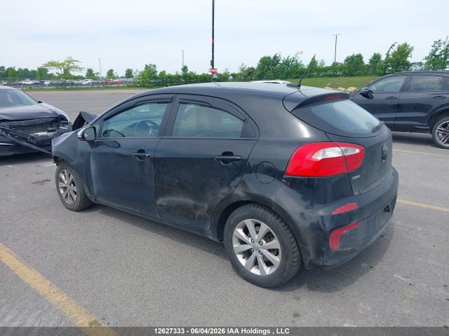 12627333 :رقم المزاد ، KNADN5A36G6740956 vin ، 2016 Kia Rio مزاد بيع