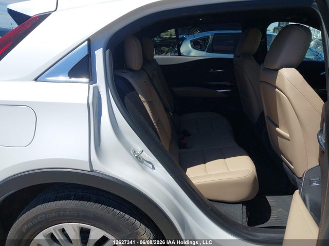 Cadillac Xt4 Luxury 2024 1GYAZAR44RF192369 Image 8