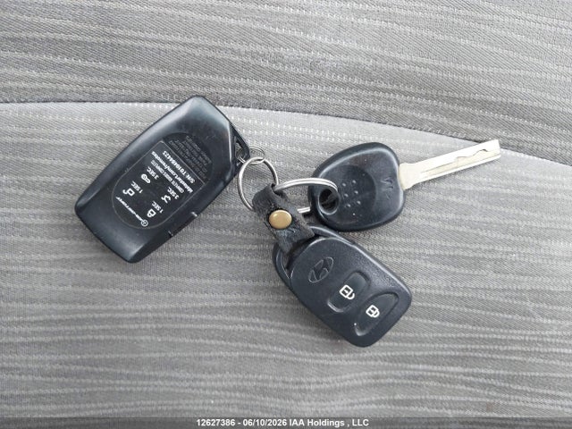2015 Hyundai Accent მანქანა იყიდება აუქციონზე, vin: KMHCT4AE3FU888682, აუქციონის ნომერი: 12627386