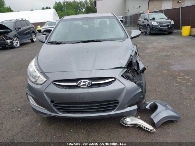2015 Hyundai Accent მანქანა იყიდება აუქციონზე, vin: KMHCT4AE3FU888682, აუქციონის ნომერი: 12627386