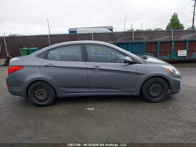 2015 Hyundai Accent მანქანა იყიდება აუქციონზე, vin: KMHCT4AE3FU888682, აუქციონის ნომერი: 12627386