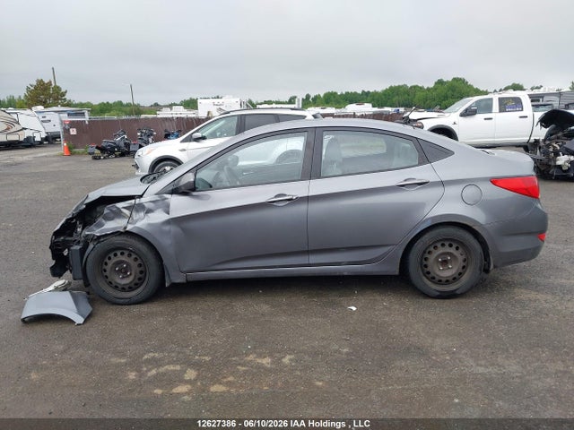 2015 Hyundai Accent მანქანა იყიდება აუქციონზე, vin: KMHCT4AE3FU888682, აუქციონის ნომერი: 12627386